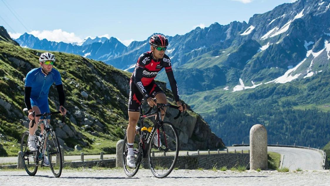 Tour de Suisse durch Andermatt